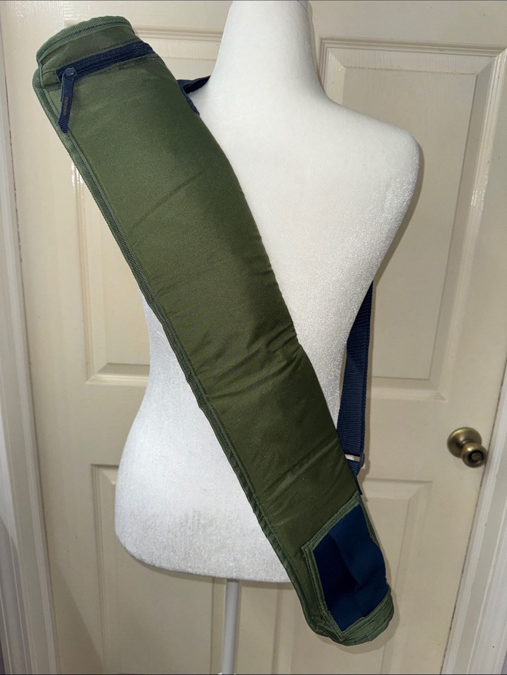 CleverMade Insulated Cooler Tube Sleeve 6 Cans Portable Bag w/Strap  NWOT